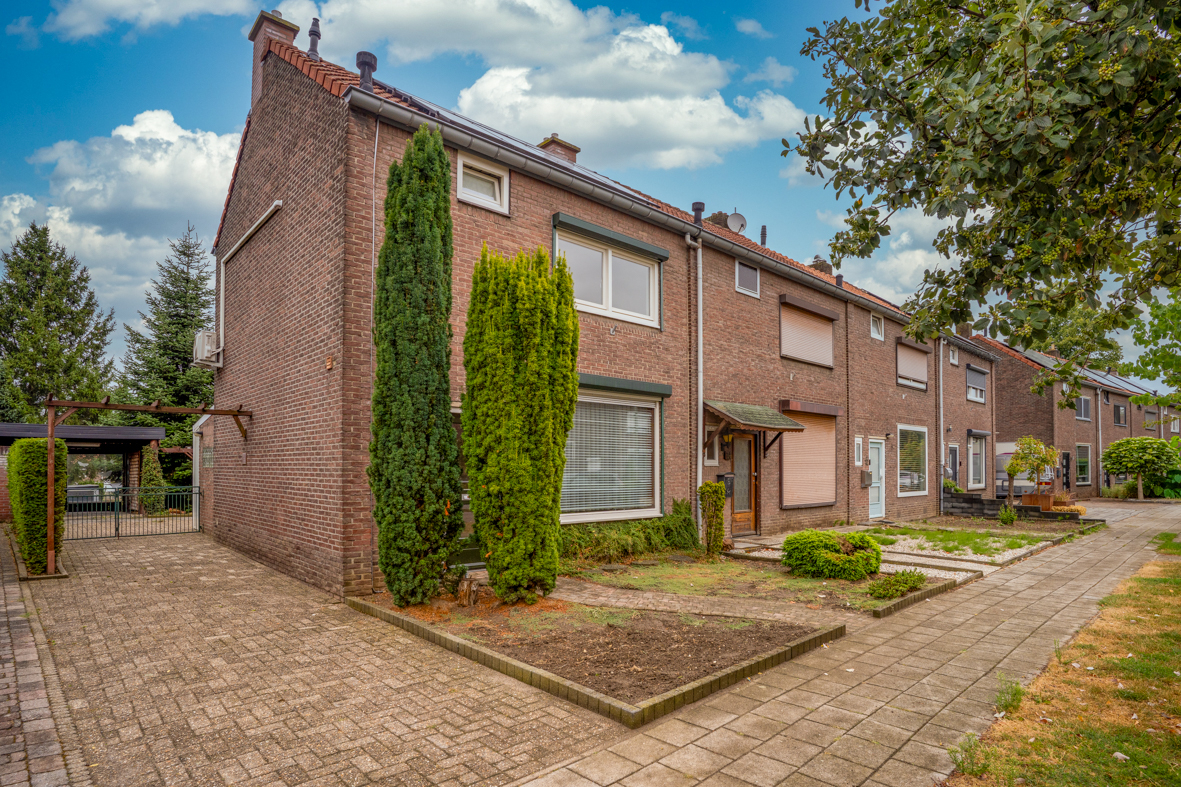 Mezenstraat 16